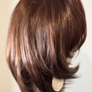 Natural Looking Short Brown Wig Layered Bob Soft Volume Everyday Hair